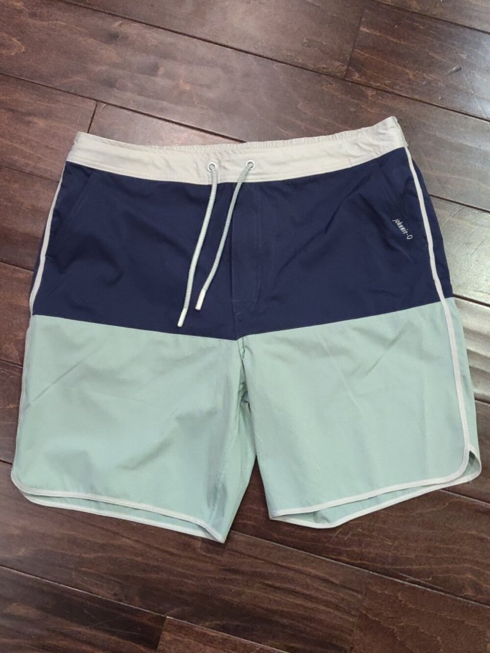 Johnnie-O Tully Half Elastic 7" Swim Trunks Navy/Mint SIZE XL